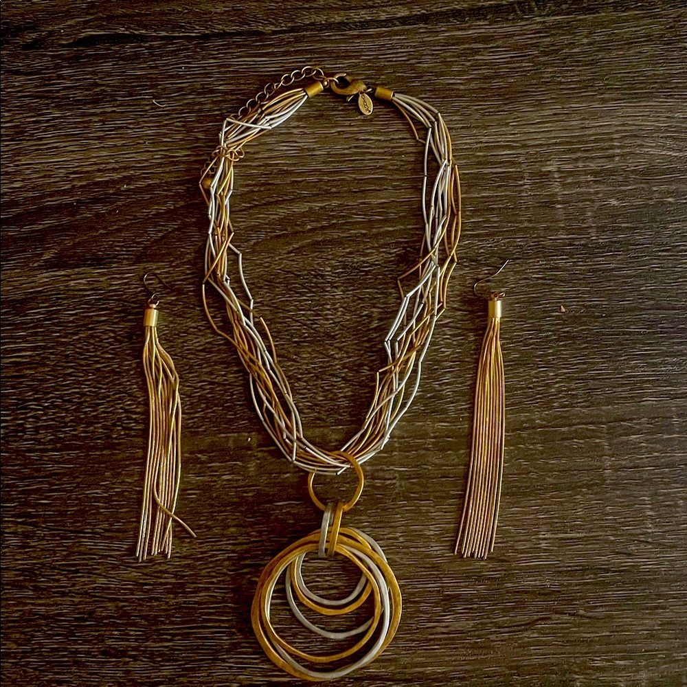 Chicos Two Tone Necklace & Cute matching earrings